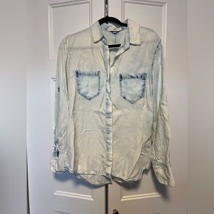 Thread and Supply button down